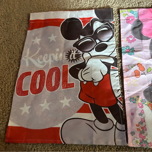 VTG | MICKEY MOUSE FLAGS - Picture 3 of 3